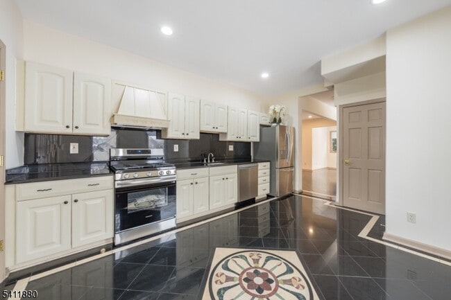 property at 302 Walnut Ave