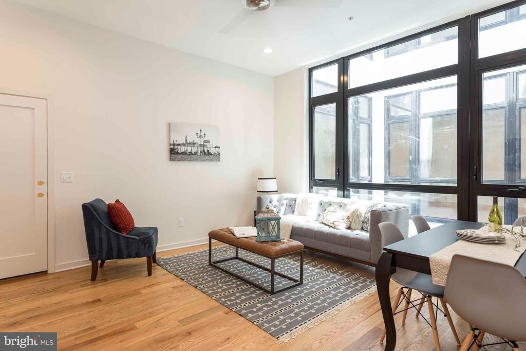 2028-34 Rittenhouse Square, Unit 302 in Philadelphia, PA - Building Photo