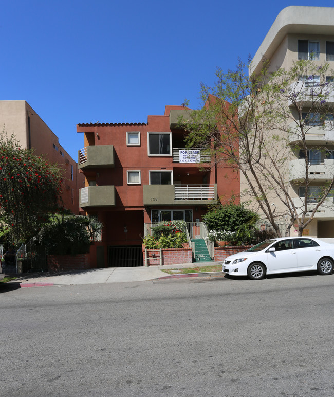 709 S Kingsley Dr in Los Angeles, CA - Foto de edificio - Building Photo