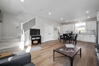 2782 Crater Ln in Newberg, OR - Building Photo - Building Photo
