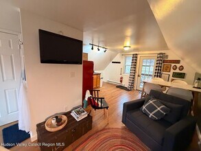 190 Green Lake Rd in Athens, NY - Building Photo - Building Photo