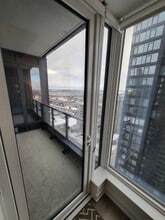 395 Square One Dr in Mississauga, ON - Building Photo - Building Photo