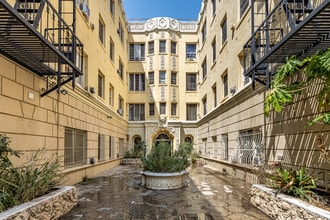 Park Gramercy Apartments in Los Angeles, CA - Building Photo - Building Photo