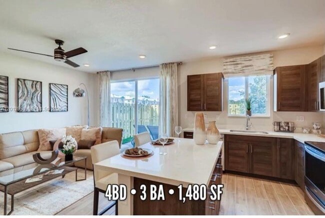 2341 SE 11th St in Homestead, FL - Building Photo - Building Photo