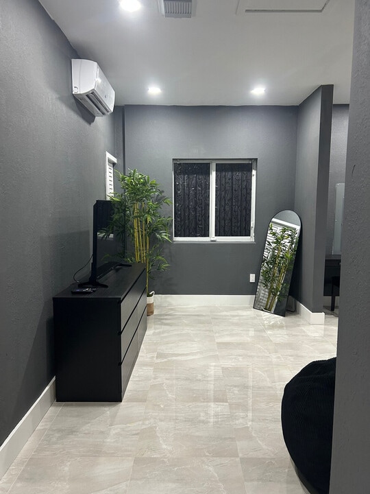 14758 SW 39th Terrace in Miami, FL - Building Photo
