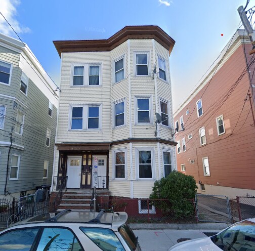 376 Prospect St, Unit 2 in Cambridge, MA - Building Photo