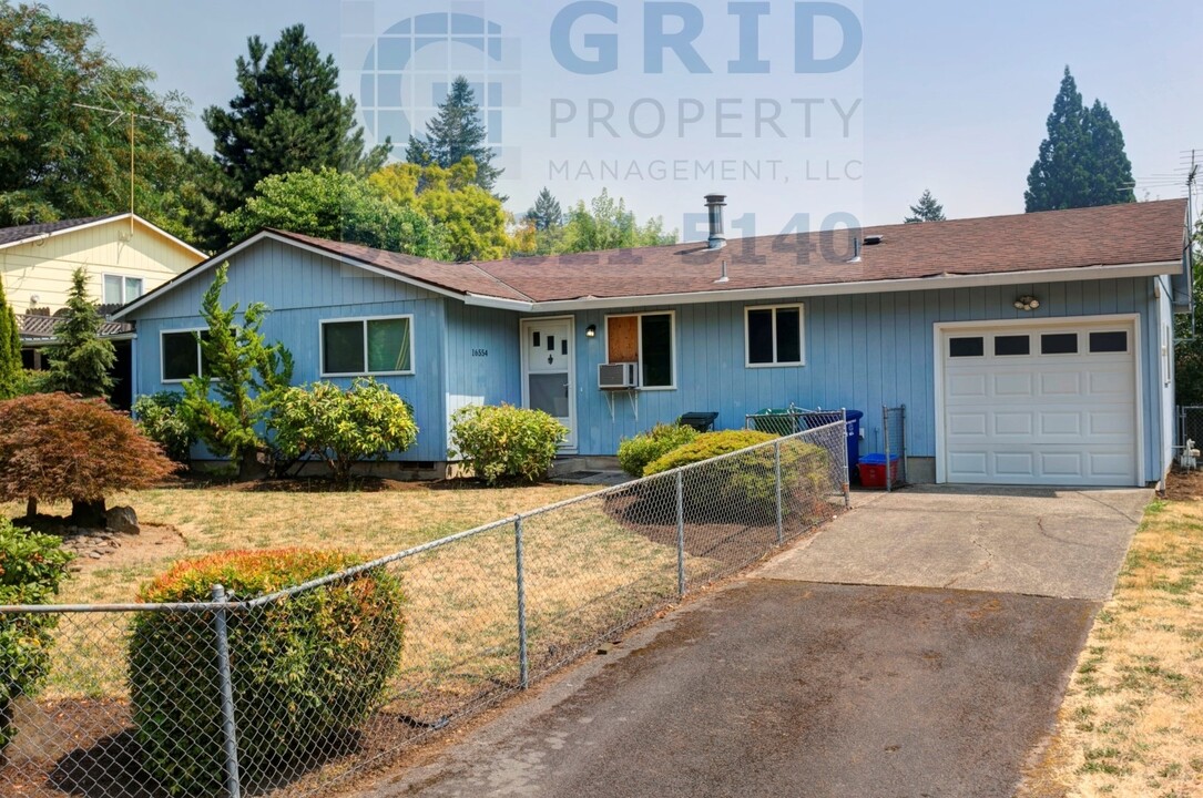 16554 SE Gordon Ct in Milwaukie, OR - Building Photo