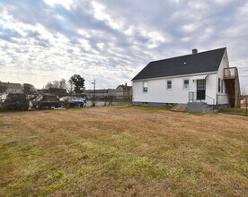 153 Bosworth St in West Springfield, MA - Building Photo - Building Photo