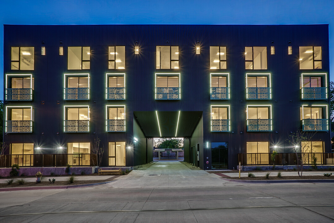 Bardo Lofts in Dallas, TX - Building Photo