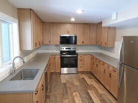 1935 7th St NW, Unit A in Faribault, MN - Building Photo