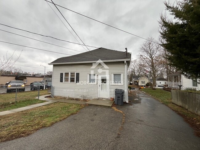 714 Park Ave, Unit .5 in Anderson, IN - Foto de edificio - Building Photo