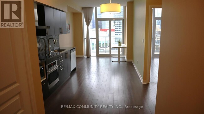 352-2352 Front St W in Toronto, ON - Building Photo - Building Photo