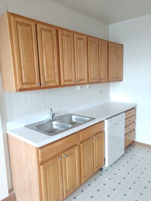 1263 W Pratt Blvd-Unit -808 in Chicago, IL - Building Photo