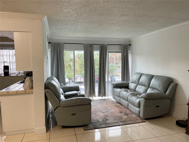 9301 SW 4th St in Miami, FL - Building Photo - Building Photo