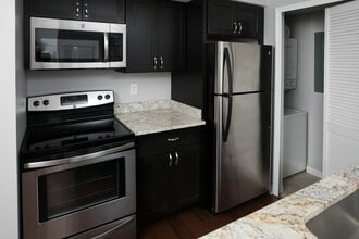 1029 N Stuart St, Unit 315 in Arlington, VA - Foto de edificio - Building Photo