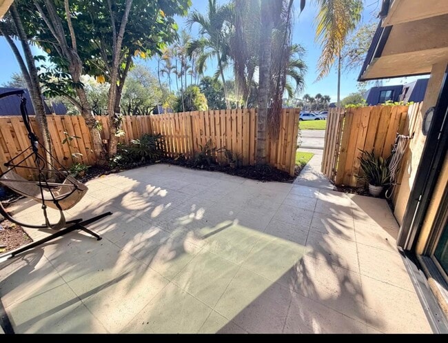 5617 SE Windsong Ln in Stuart, FL - Building Photo - Building Photo