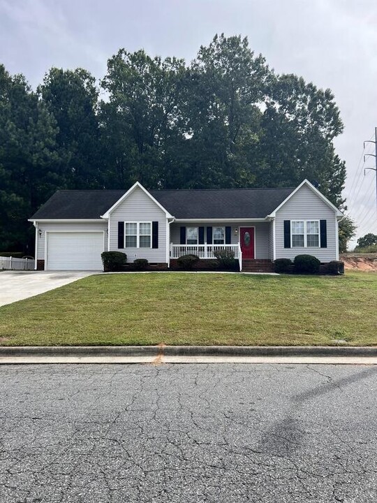 231 Summerpine Pl in Kannapolis, NC - Building Photo