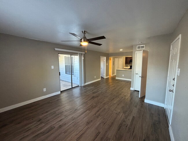 1400 Clarewood Dr