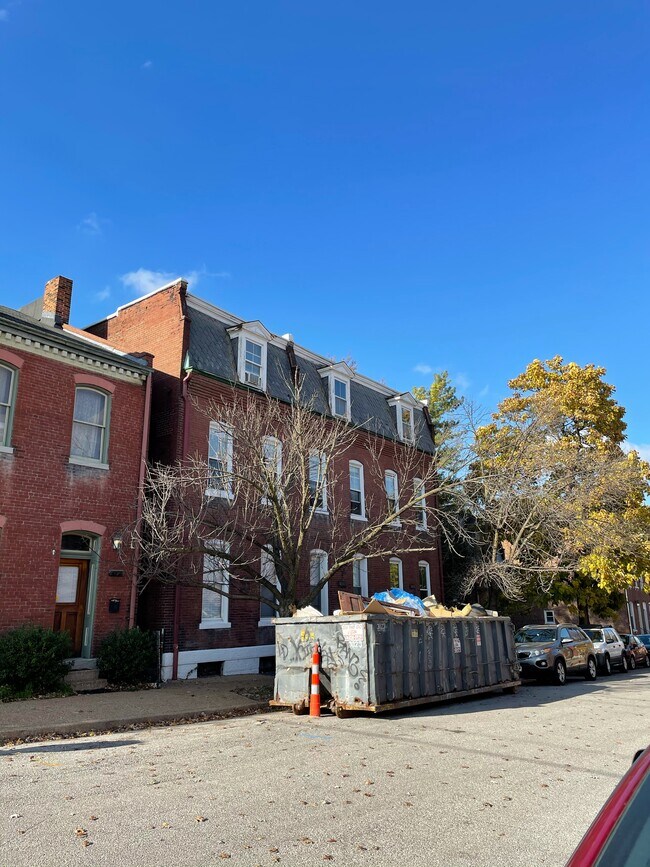 2419 Menard St Apartments and Nearby St. Louis Apartments For Rent St