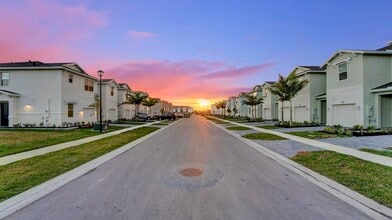 504 Rivergrass St in Port St. Lucie, FL - Building Photo - Building Photo