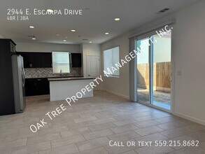 2944 E Escarpa Dr in Fresno, CA - Building Photo - Building Photo