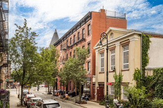 220 Waverly Pl in New York, NY - Foto de edificio - Building Photo