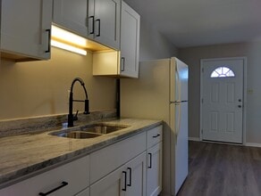 7604 Bellehaven Dr in Gloucester Point, VA - Building Photo - Building Photo