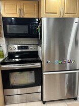 9365 Fontainebleau Blvd in Miami, FL - Building Photo