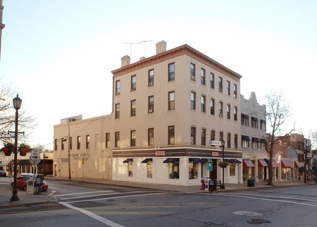 145 Greenwich Ave