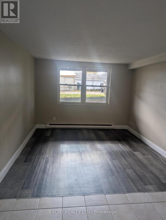 45 Cannifton Rd in Belleville, ON - Building Photo - Building Photo