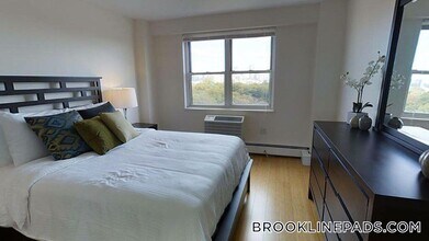 175 Freeman St in Brookline, MA - Building Photo - Building Photo