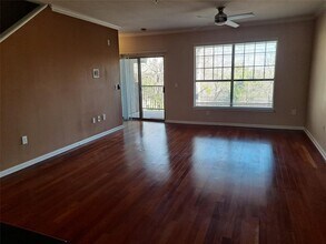 11203 Ranch to Market Rd 2222 in Austin, TX - Foto de edificio - Building Photo