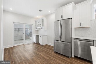 2106 Manton St in Philadelphia, PA - Building Photo - Building Photo