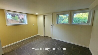 1419 108th Ave SE in Bellevue, WA - Building Photo - Building Photo