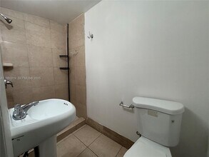 633 NW 15th Ave in Fort Lauderdale, FL - Building Photo - Building Photo