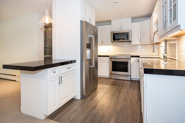 1220 Coast Village Rd in Santa Barbara, CA - Building Photo - Building Photo