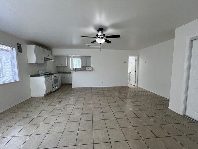 1528 N Waterman Ave in San Bernardino, CA - Building Photo - Building Photo