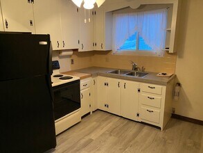 120 S Jensen Rd, Unit 1E in Vestal, NY - Building Photo - Building Photo