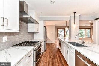 5906 14th St N in Arlington, VA - Foto de edificio - Building Photo