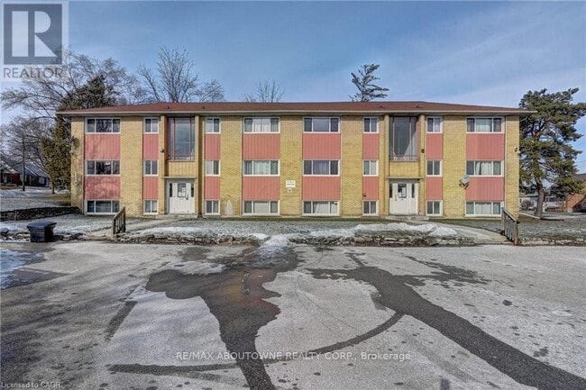 280 Sydney St S in Kitchener, ON - Building Photo - Building Photo