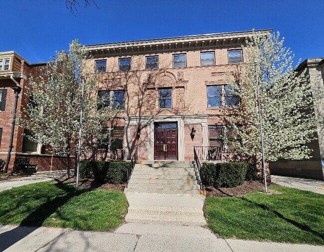 1437 N Prospect Ave, Unit 300