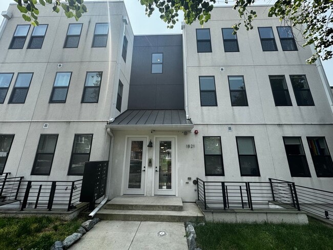 property at 1821 I St NE