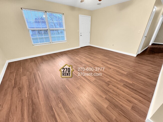 403 E 7th St in Hardinsburg, KY - Building Photo - Building Photo