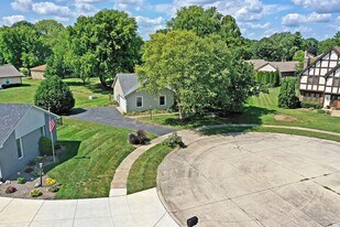 12618 Lockerbie Cir in Carmel, IN - Building Photo