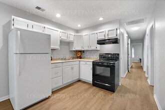 645 Dr W. J. Hodge St in Louisville, KY - Building Photo - Building Photo