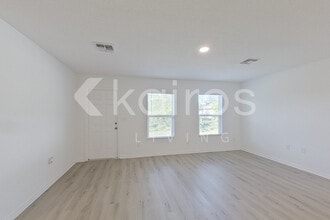 8045 99th Ave in Vero Beach, FL - Building Photo - Building Photo