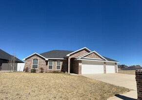 2216 Amanda Ln in Clovis, NM - Building Photo