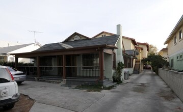 526 N Harvard Blvd - 526 3/4 in Los Angeles, CA - Building Photo - Interior Photo