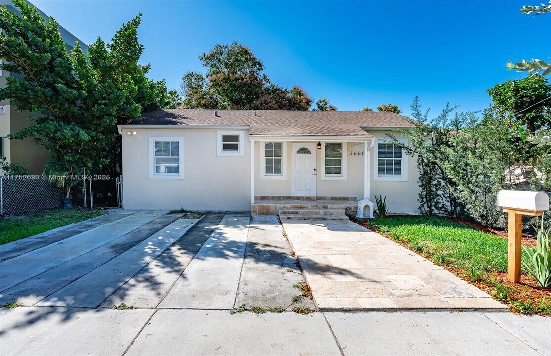 3660 SW 13th St in Miami, FL - Building Photo