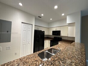 8354 SW 29th St in Miramar, FL - Building Photo - Building Photo